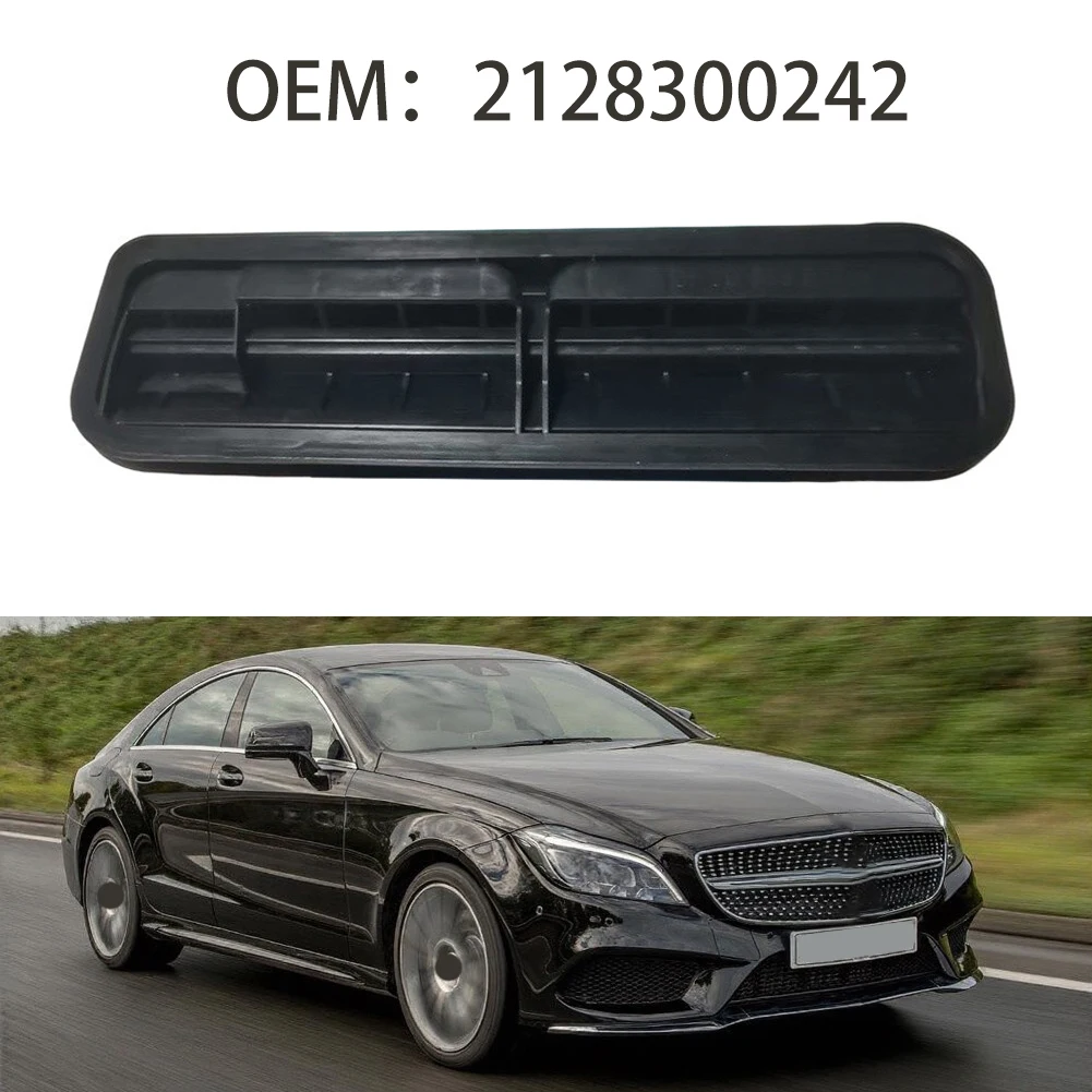 Car Rear Bumper Air Vent Grille Louver  For Mercedes For Benz C-Class W204 (2007–2015)  E-Class W212 (2009–2016) view 2