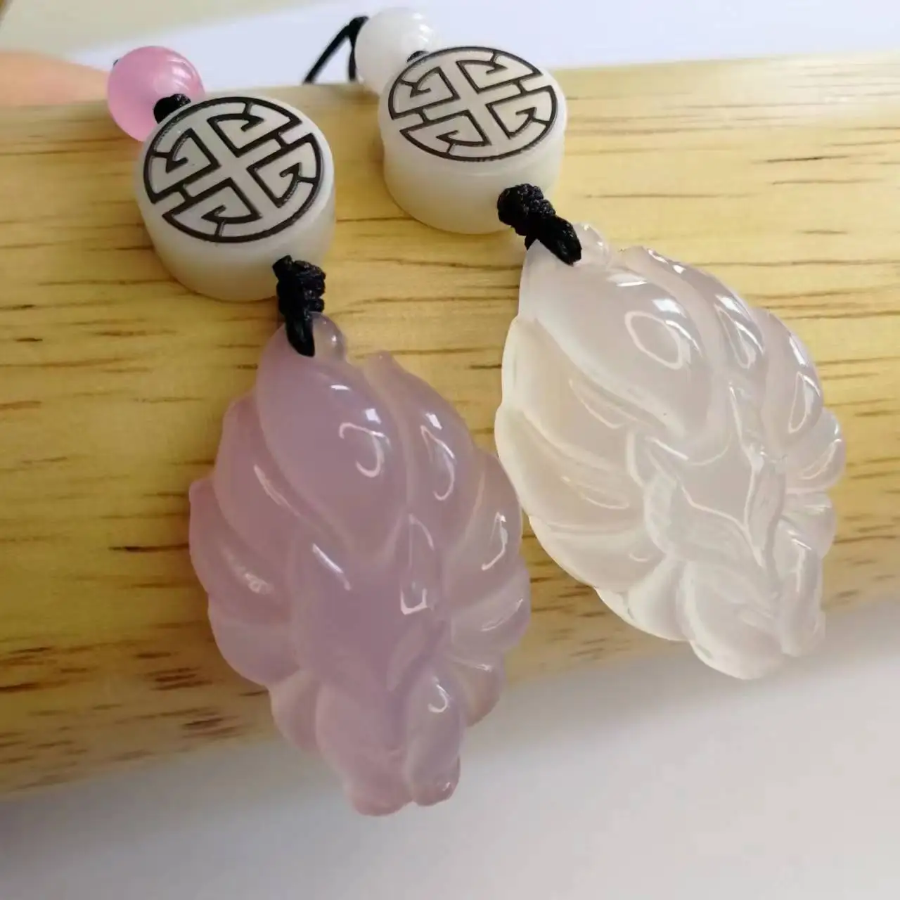 Natural Agate Chalcedony Little Nine-tailed Fox Chain Pendant Phone Chain Telephone Lanyard Cellphone Hanging Rope Women Jewelry