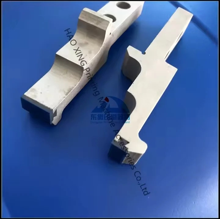 قطع غيار ماكينات الطباعة وسادة القابض لملحقات طباعة الأوفست ميتسوبيشي وسادة القابض أفضل جودة القابض