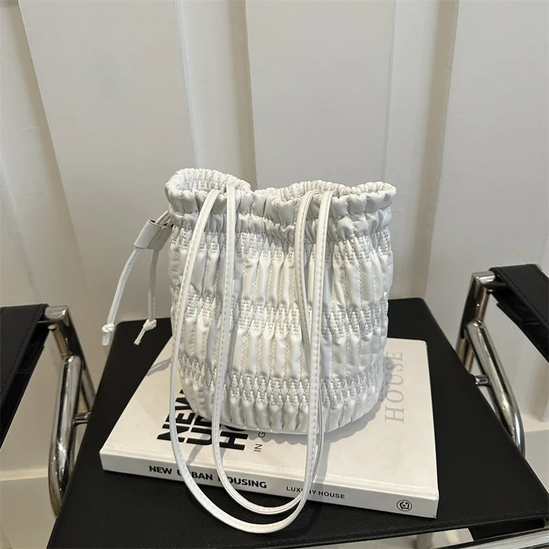 Silver Pleated Drawstring Shoulder Bucket Bags Women Designer Travel Beach Bag Daily Commuting Bag Handbag Casual Messenger Bag