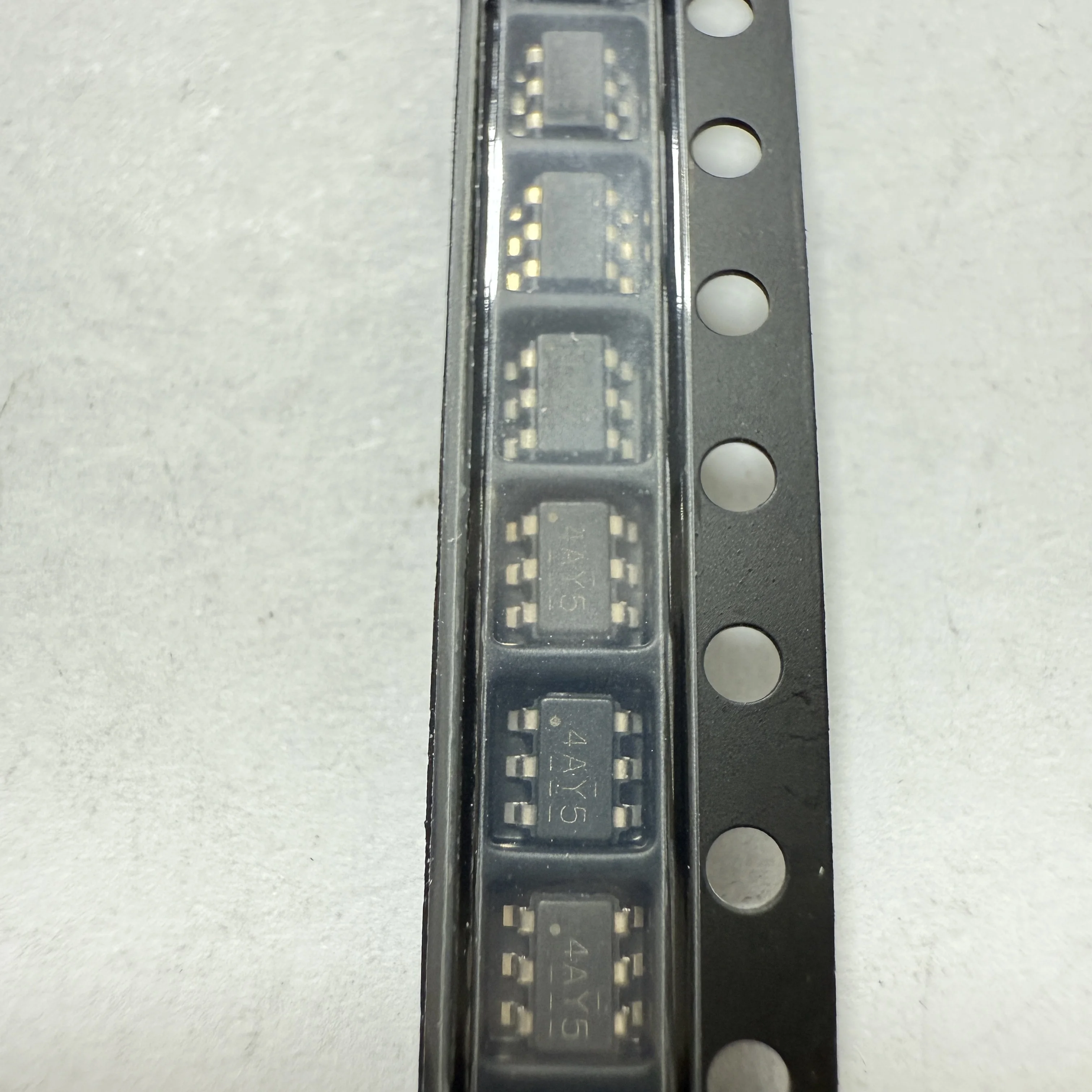 

10 шт./лот LMR50410Y5FQDBVRQ1 (PMIC)