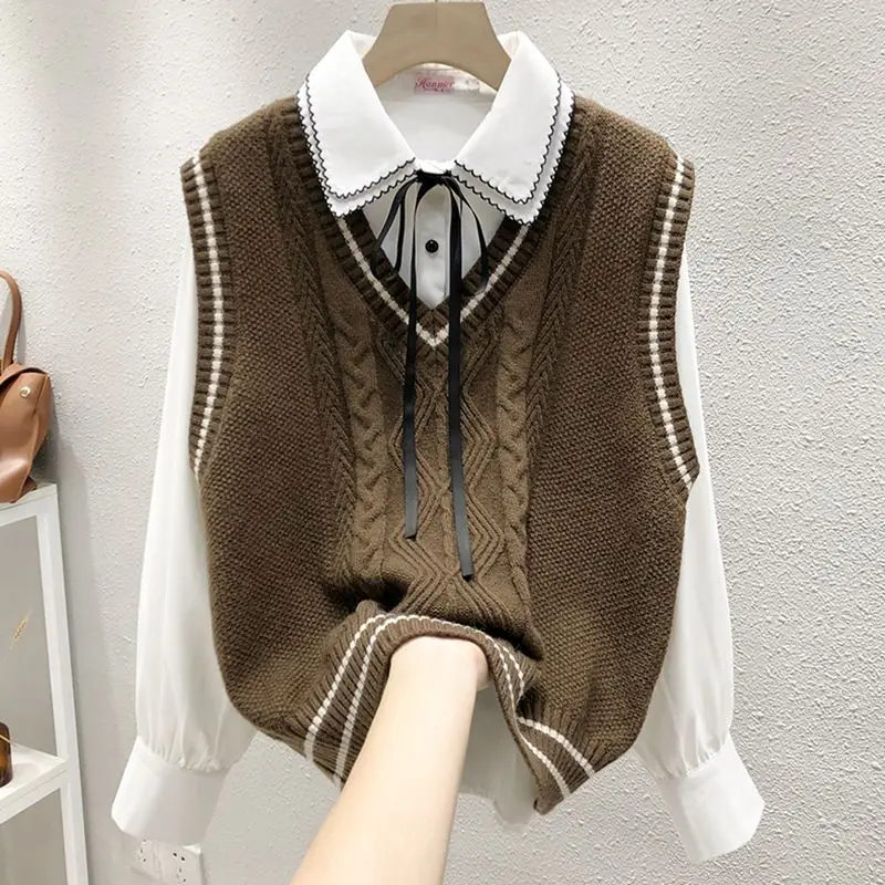 British Academy Style Knitted Vest Women\'s Autumn and Winter New Loose V-neck Layered Western Sweater Vest Horse Clip