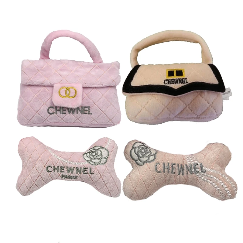 Whoelsale Custom Pink Chewnel Girl Dog Plush Toys BIte Chewing Accessory Handbag Bone Shape Luxury Designer Pet Squeaky Toys