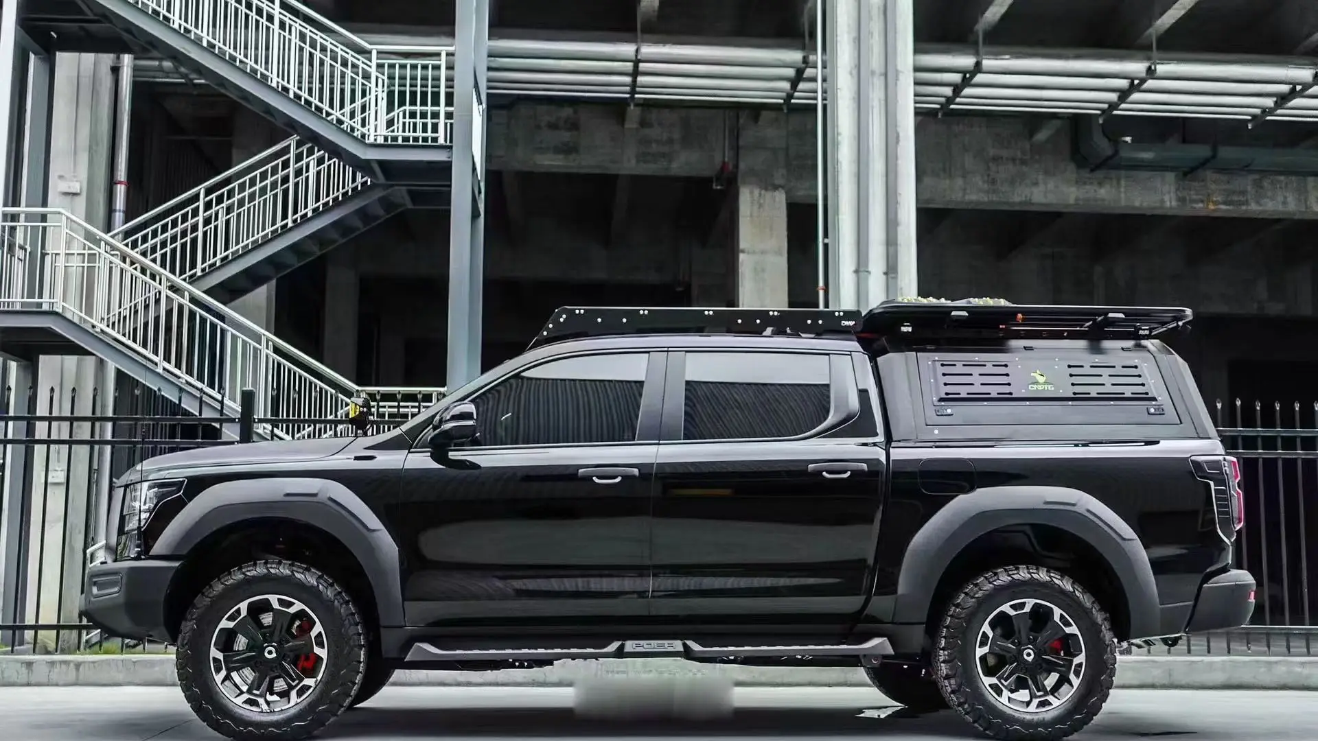 

Wholesale Pickup Truck Hard Top Topper Camper Aluminum Alloy Pickup Truck Cargo Box for All Off-road Pickup Trucks