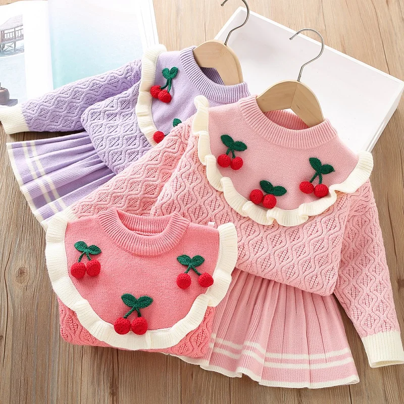 

Girl's Knitted Set Autumn/Winter New Baby 3D Cherry Long sleeved Sweater Short Skirt Two piece Casual Korean Edition Skirt Set