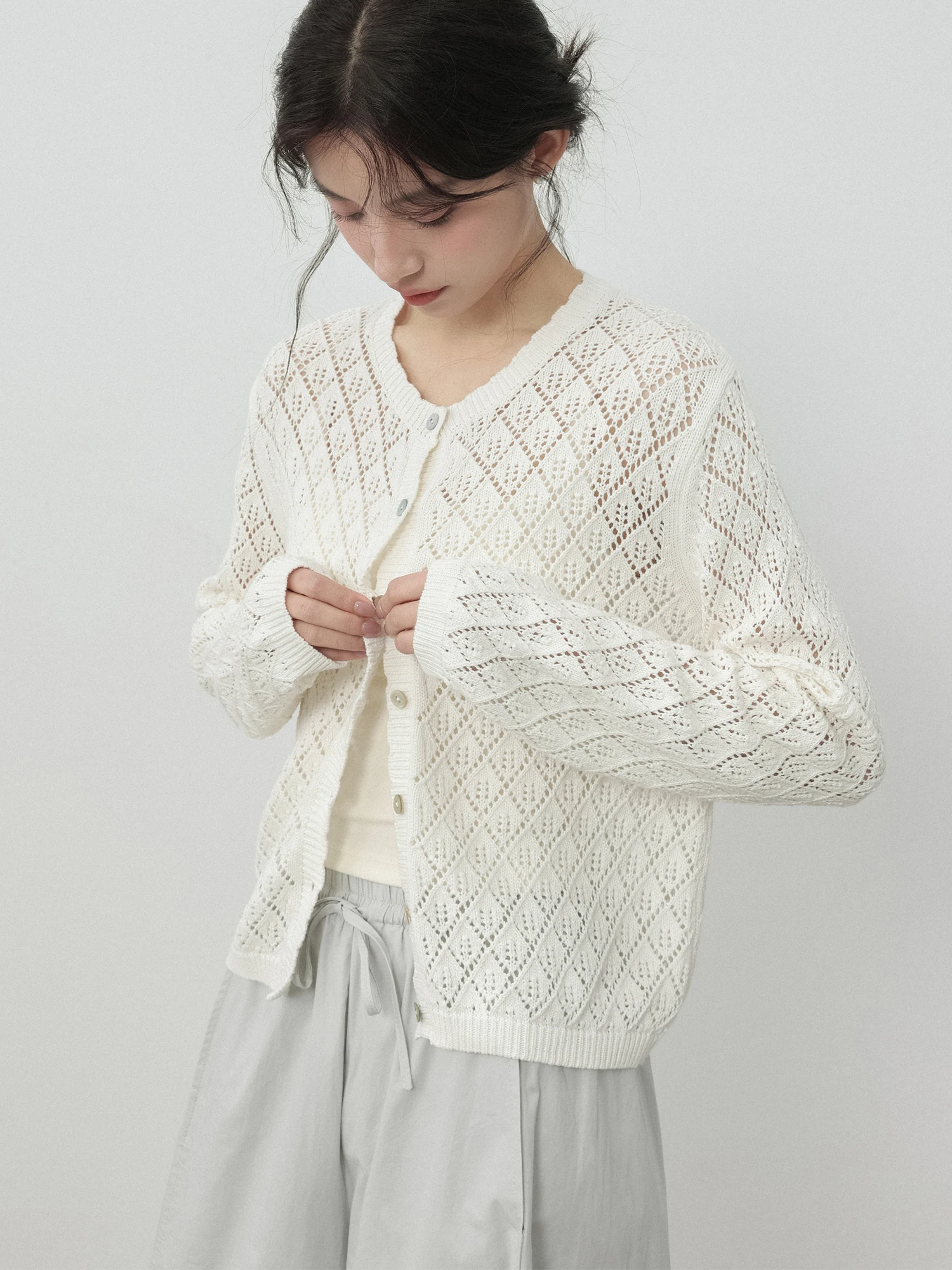 

Elegant White Knitted Open Cardigan Women's Summer Fashion Hollow out Design Cotton Long Sleeve Short Length Straight Fit Top