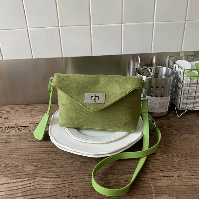 

High-End Ladies Handbag Made Of Lotus-Patterned Leather Featuring Paris Casual Vintage Daily Stylish Style​