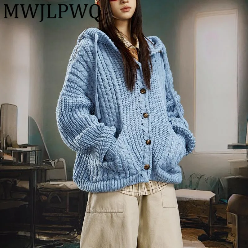 

MWJLPWQ Ленивый Стиль Американский Нишевый Плетеный Вязаный Свитер С Капюшоном Универсальный Свободный Кардиган Повседневные Топы 2025 Осень Зима 12220