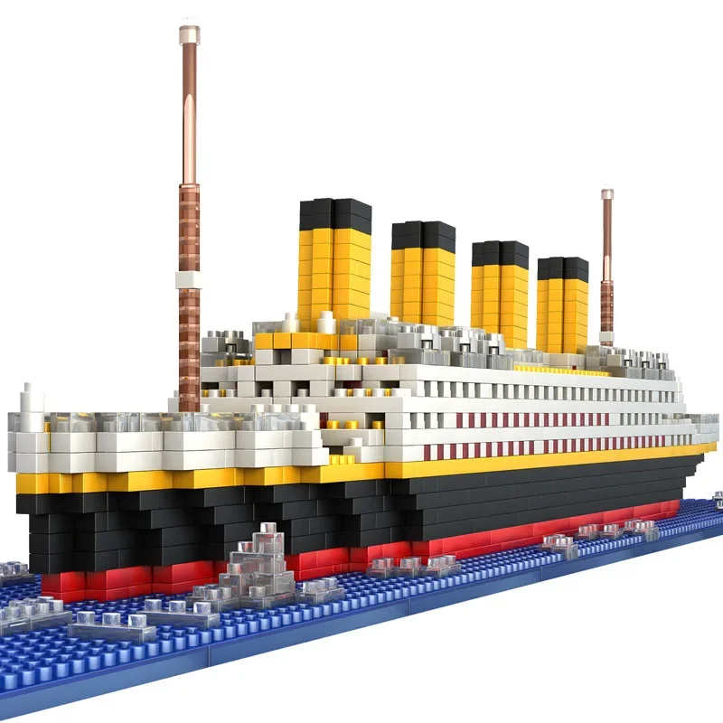 Hot Selling Gigantische Romantische Titanic Schip Model Kinderen Speelgoed Assemblage Bouwsteen Plastic Baksteen Met Licht Kinderen Speelgoed