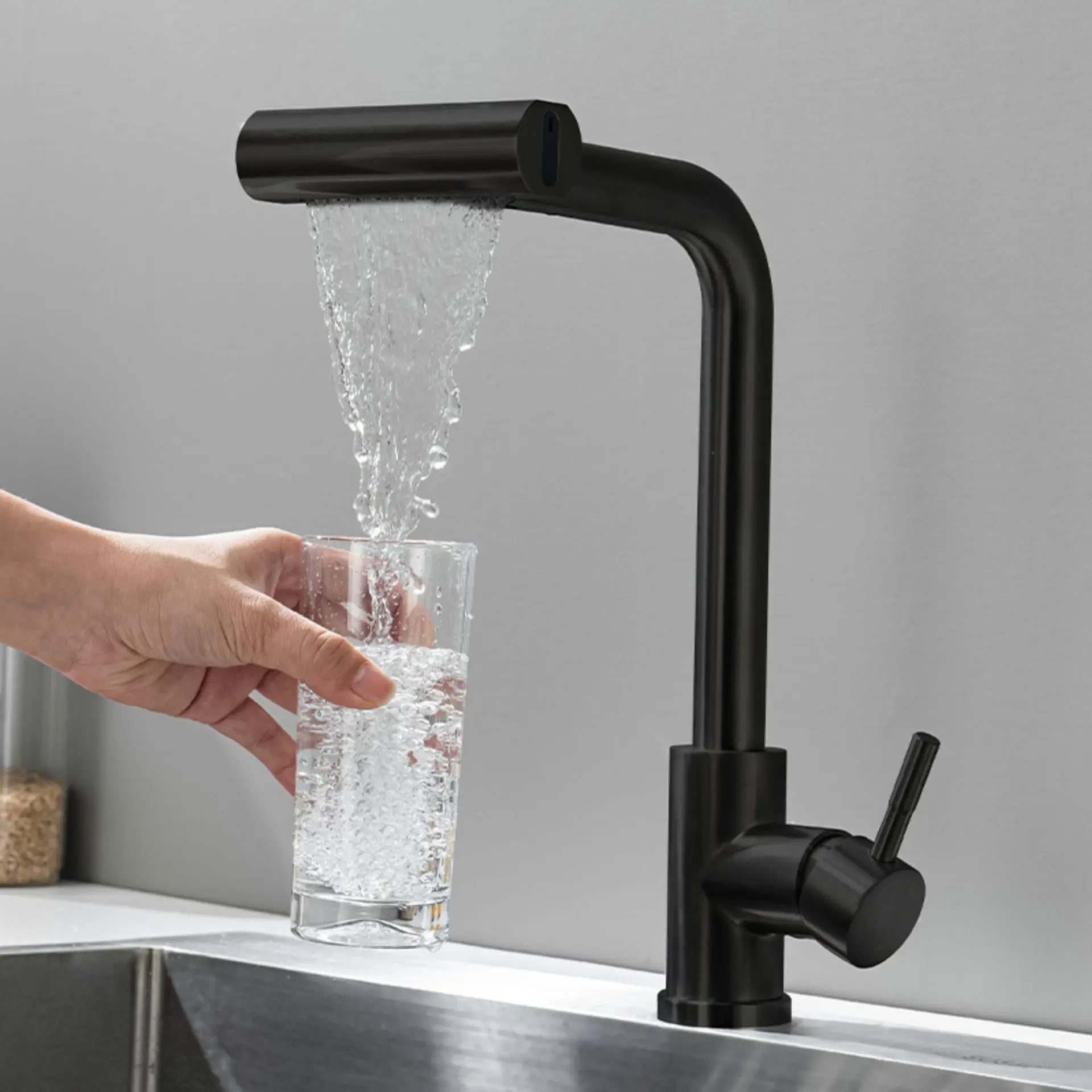 Robinet mitigeur chaud et froid, robinets de cuisine extractibles, bec de débit d'eau monté sur le pont, robinet de salle de bains domestique en acier inoxydable