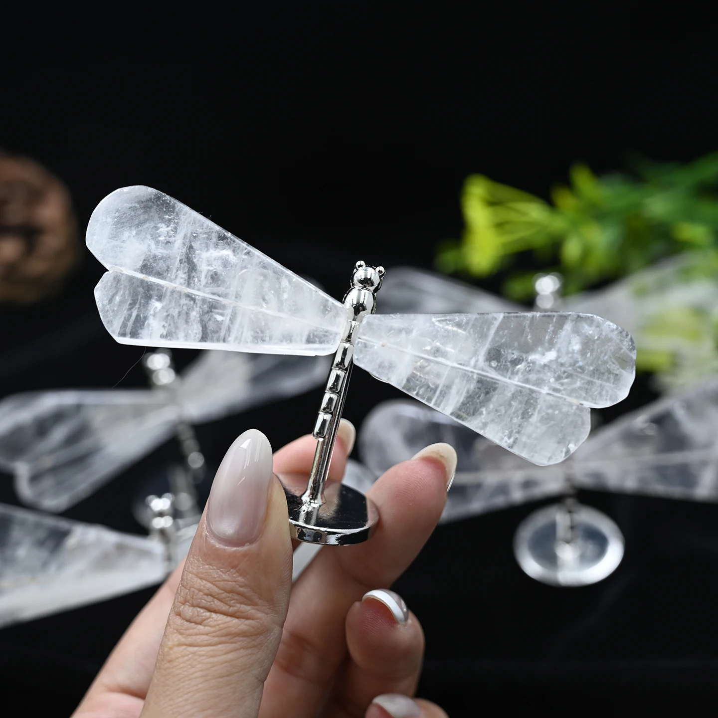 

Natural Clear Quartz Dragonfly Carving, Polished Insect Crystal Figurine, Healing Mineral Home Decor Meditation Ornament Gift