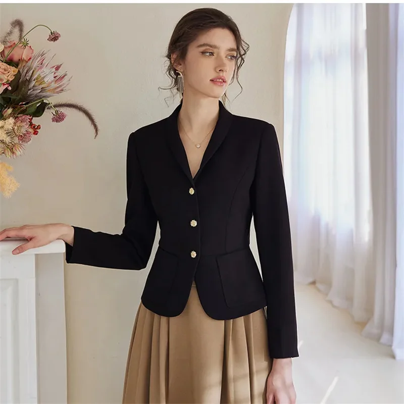 Spring 2024 New female Korean Small Suit coat Women Temperament Professional Black Slim Fit Suit Versatile Short Slim blazers