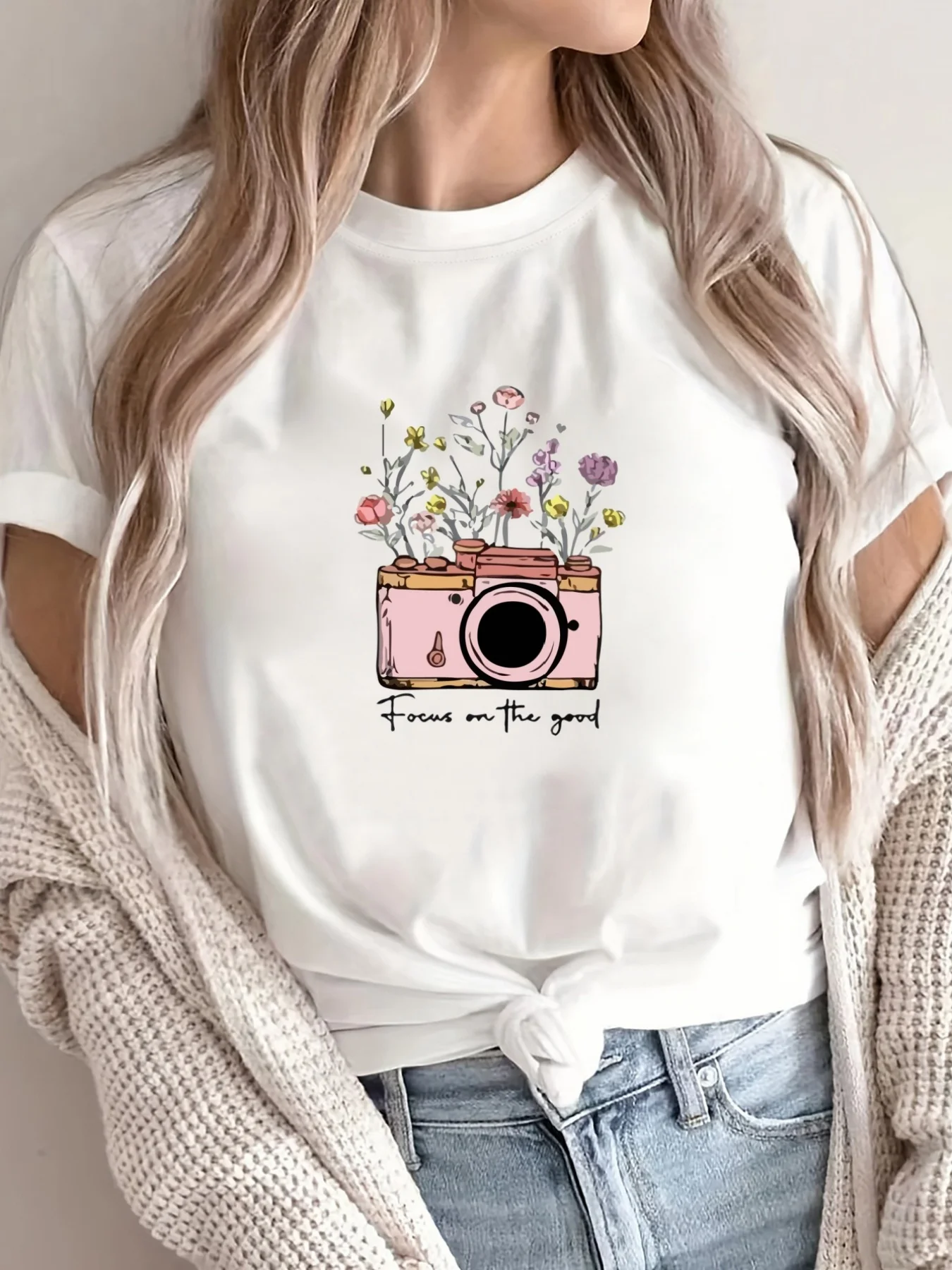 

Women's Floral Camera Print T-Shirt Round Neck Short Sleeve Cotton Tees Retro Hip Hop Y2k T-shirt Summer Tops Women Clothing