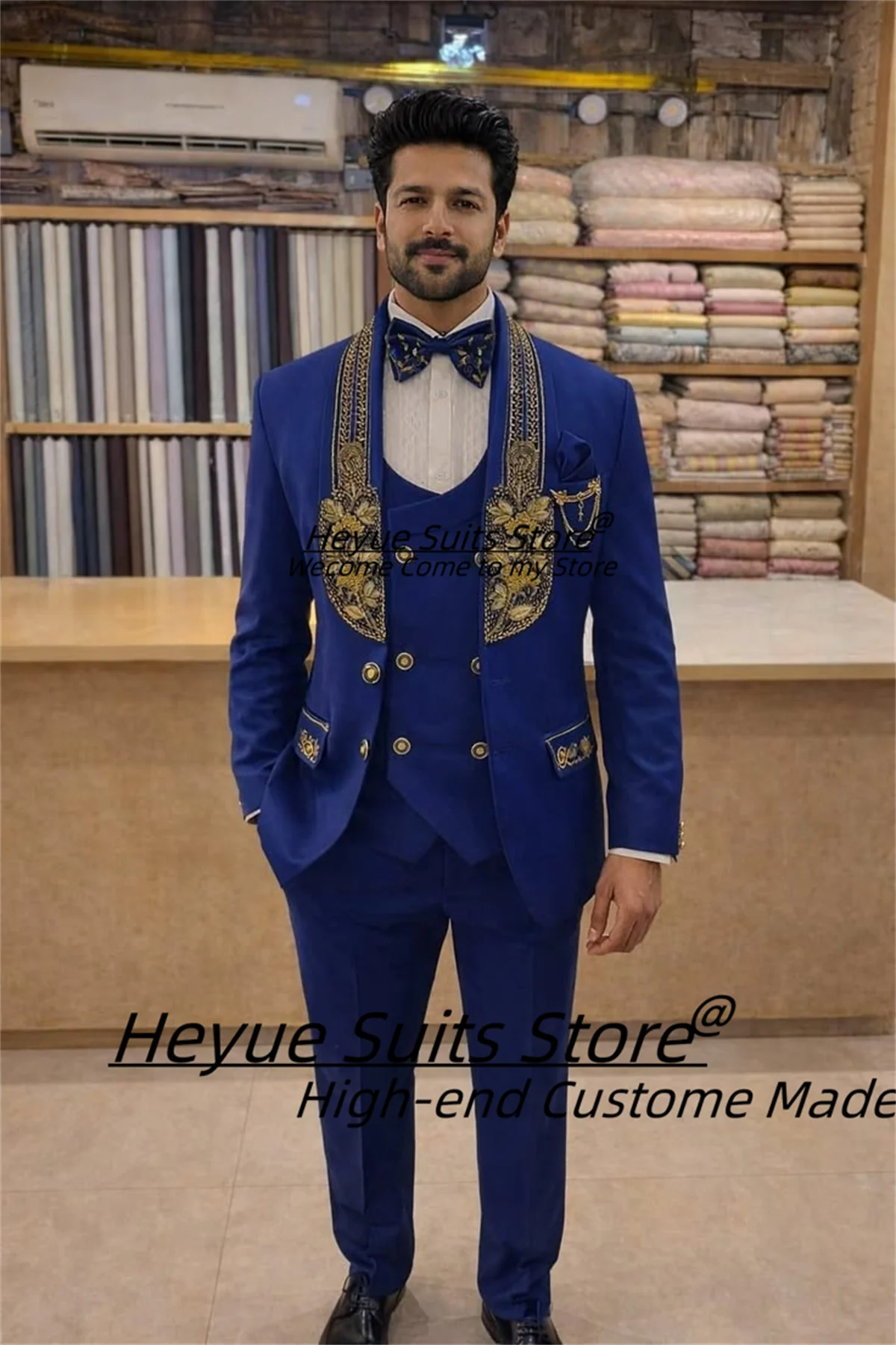 

Luxurious Groom Wedding Tuxedos Customized Evening 3 Pieces Sets Shiny Gold Embroidery Shawl Lapel Men Suits trajes para hombre