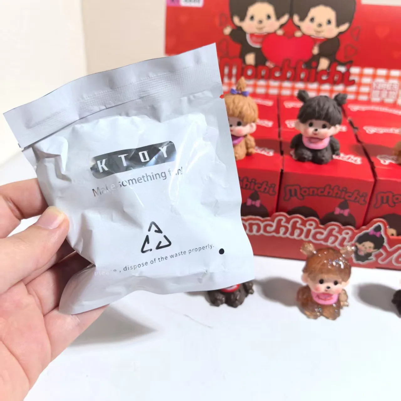 Monchhichi süße Figuren-Blindbox-Sammelspielzeuge für Tischdekoration als Mini-Harzfiguren als Geschenke
