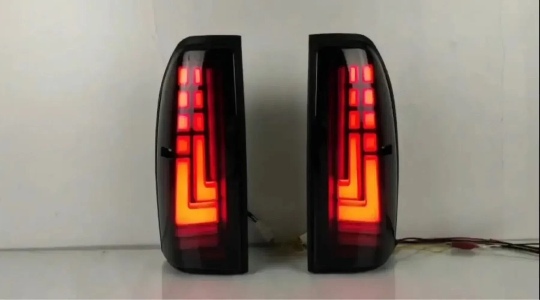 

Car LED Rear Tail Light for Toyota Land Cruiser 3400 LC90 2700 Brake driving Reverse Lamp Warning Turn Signal