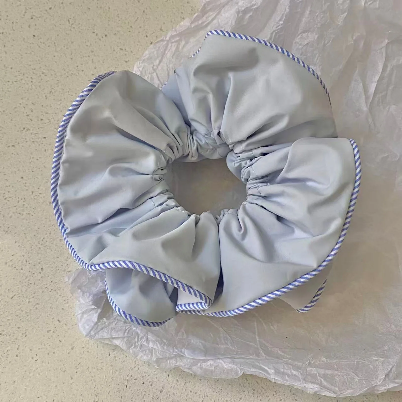 قطعة واحدة من ربطات الشعر باللونين الأزرق الفاتح والأصفر مع حافة مخططة زرقاء، إكسسوارات شعر كلاسيكية لطيفة للنساء والفتيات، وتصفيف يومي وهدايا