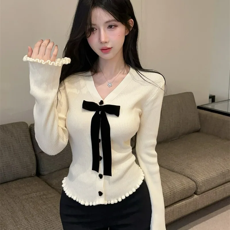 스위트 노트 하트 블루 V넥 슬림 니트 스웨터 트렌디 여성 패션 가을 겨울 신상 이너웨어 롱...