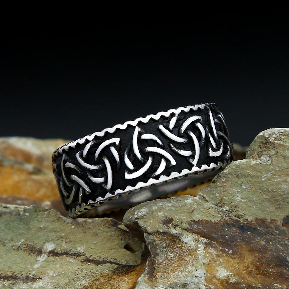 Retro Celtic Triquetra Knot Stainless Steel Band Ring Serrated Edge Wide Finger Ring Unisex Punk Casual Holiday Jewelry Gift