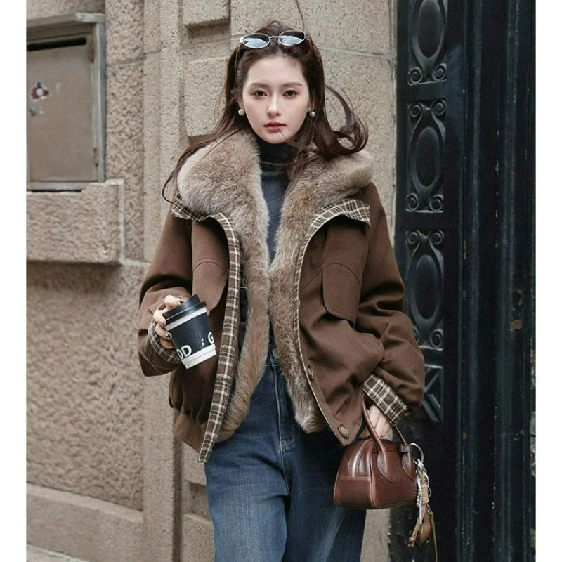 New Style Fashion Women Fur Coats 2026 Autumn/winter with A Large Collar Down Lining Retro Check Pattern Loose Warm Short Jacket