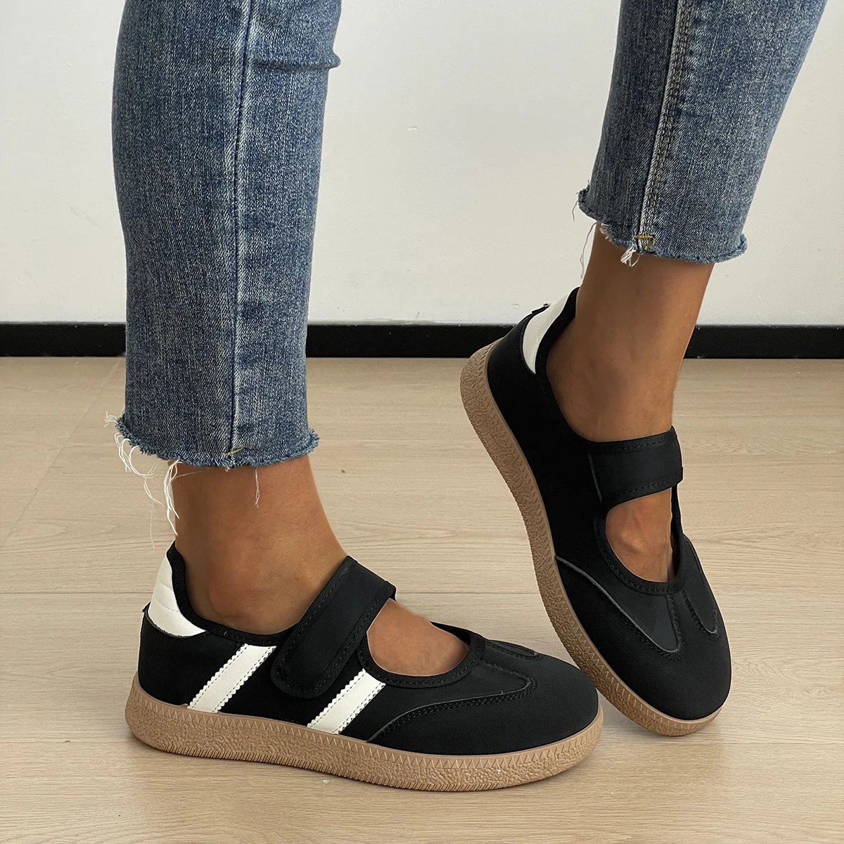Women's 2026 New Large Size Casual Non-Slip Wear-Resistant Sports Shoes Spring and Autumn Popular Soft Sole Shoes Zapatos Mujer