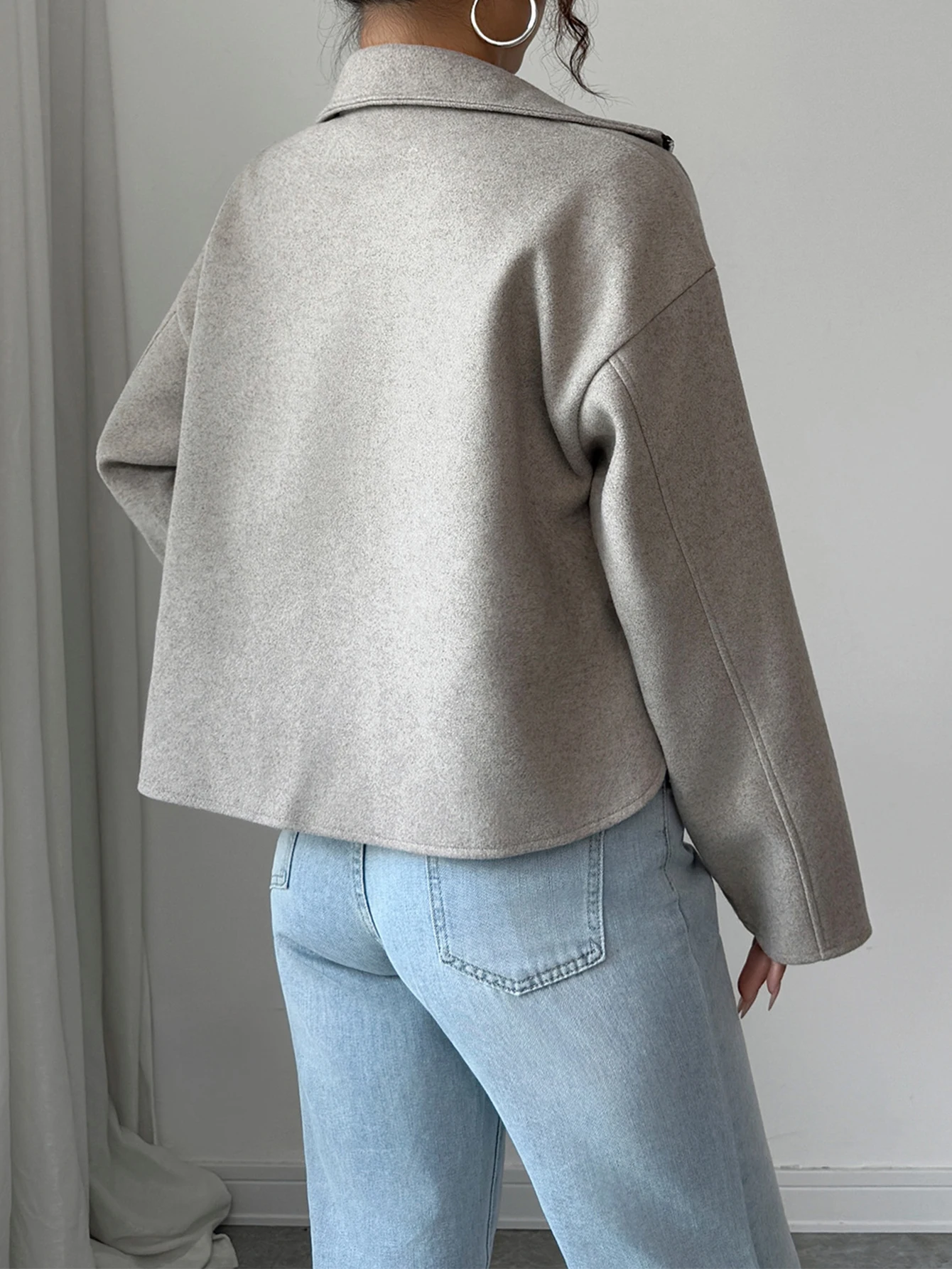 سترة كاجوال برقبة دائرية للخريف والشتاء ملابس نسائية على الموضة ملابس خارجية مريحة وأنيقة