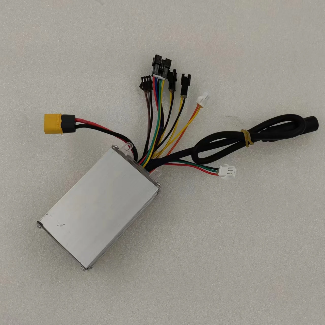 JH34Z3205DZWBT（customized） Brushless Motor Controller Model 13/15A 36/48V Electric Bicycle Accessories Converstion Kits