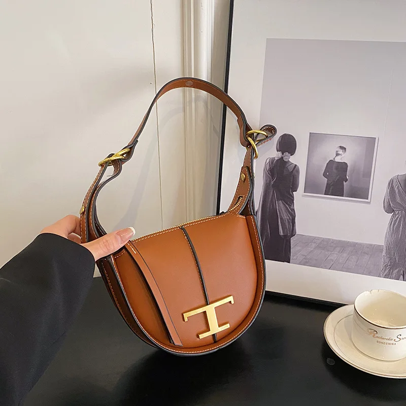 

2025 Genuine Leather Crescent Bag - Stylish Saddle Shoulder Bag, Minimalist Half Moon Crossbody Purse for Women