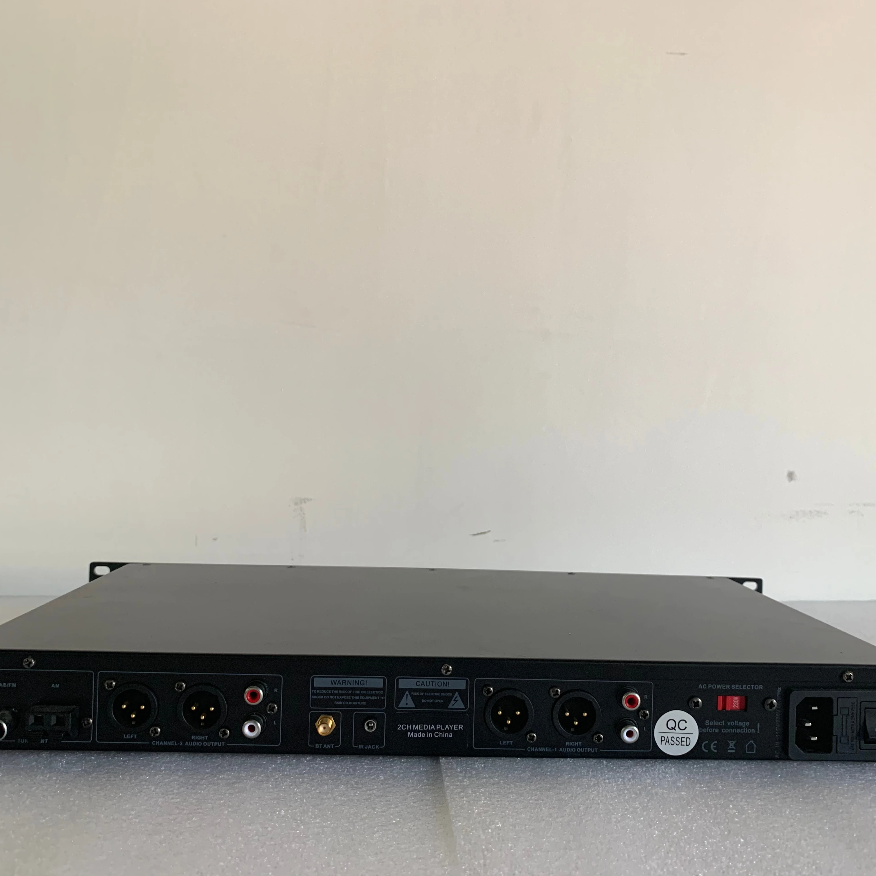 

1U height CD player with Mp3 and tuner, with remote control, with USB & SD, AM/FM & RDS