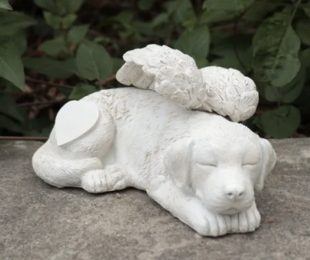 Lying-position Resin Pet Memorial Sculpture Wings Stone-Like Texture Heart-Shaped Nameplate Hand-Painted Engraved WordsPet names