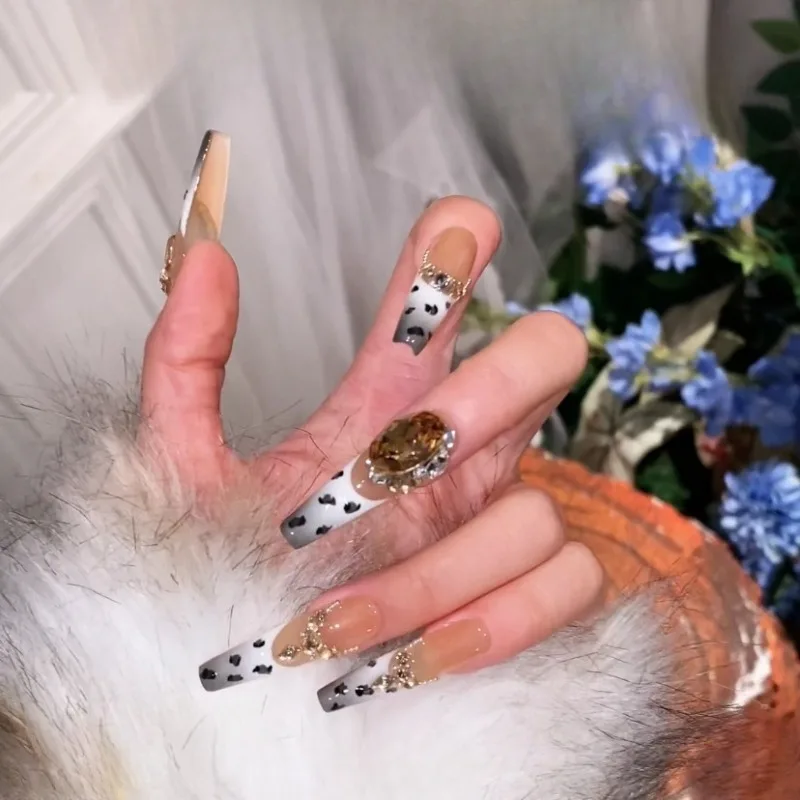 

[Little Wildcat] Handmade Nail Merad Leopard Print French Naked Babes Steel Ball Pile Diamond