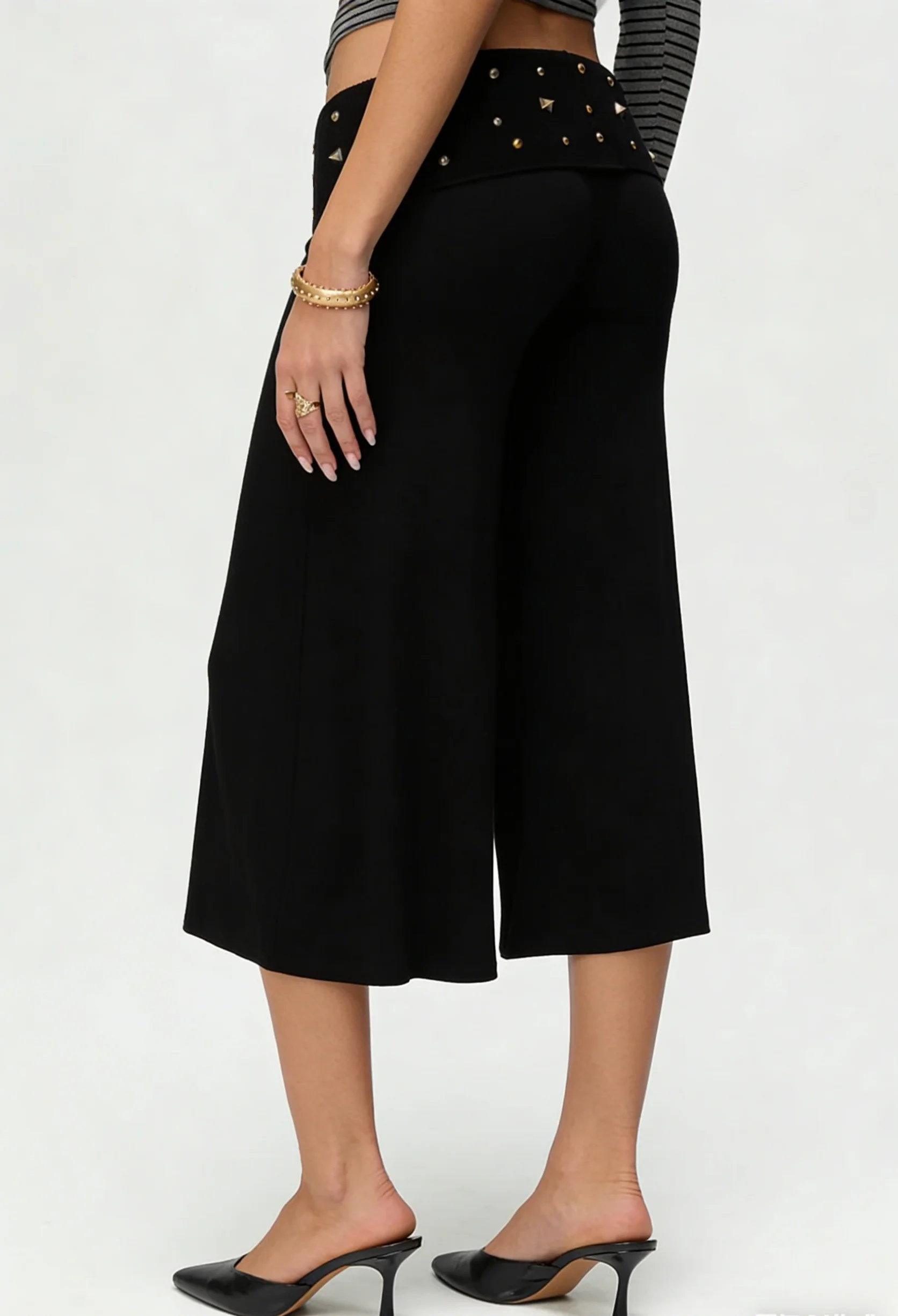 

Women's Fold Over Capri Pants Summer Casual Crop Leggings Stylish Rise Cropped Trousers with Gold Studded Waistband