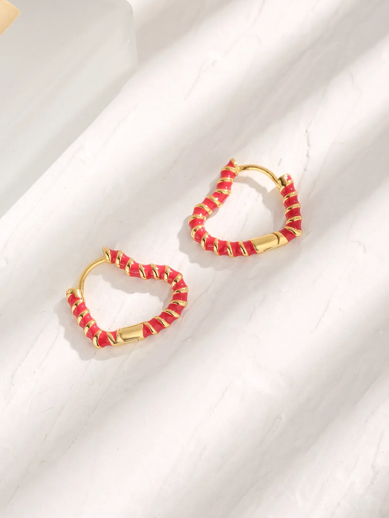 Pure 925 Silver Heart shaped Dropping Earrings with Red and Golden Color for Women's Casual Fashion Need Suit for Daily Wear