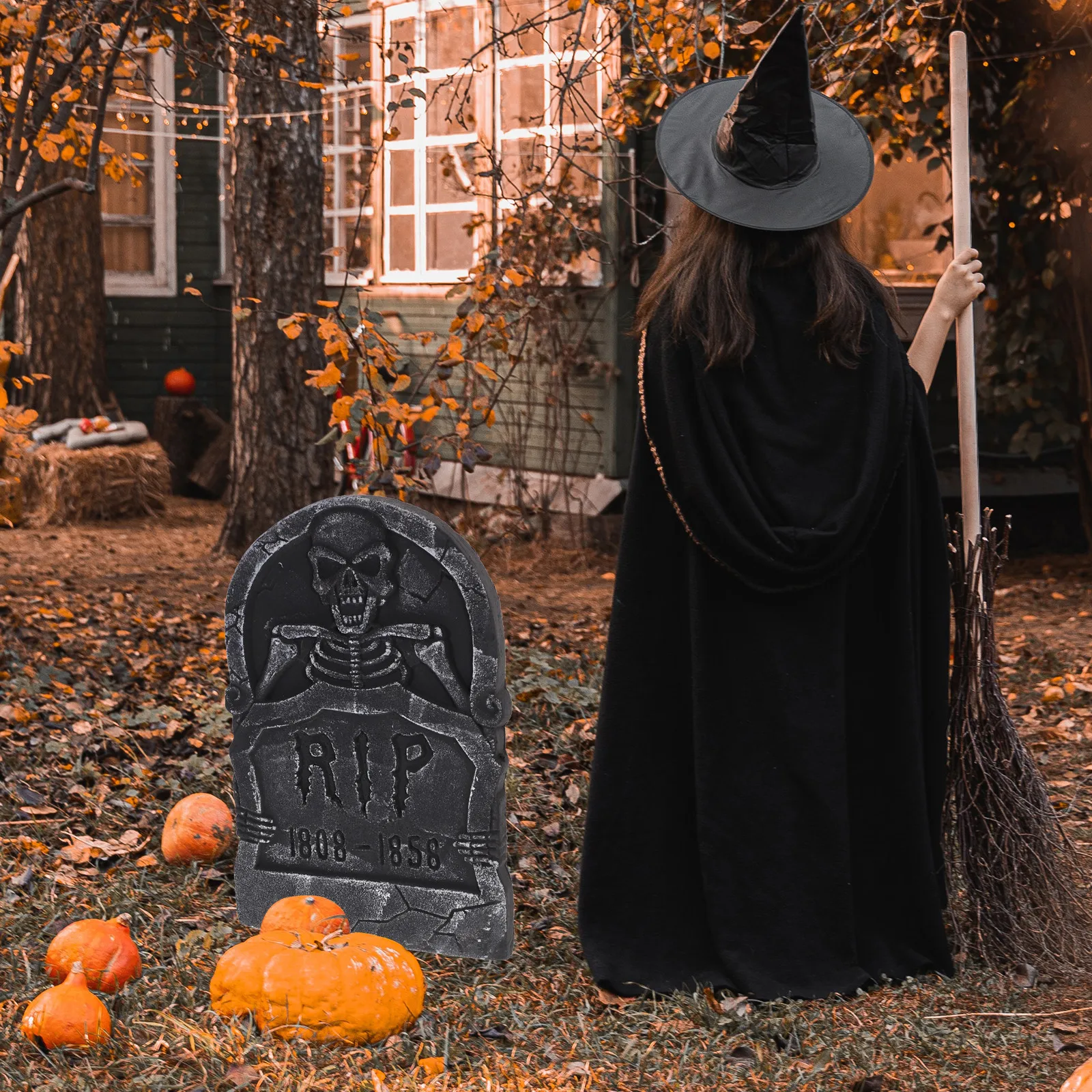 

Halloween Tombstone Decoration Gravestones Outdoor Haunted House Prop Graveyard Scene Party Decor Scared Skull Fake Stone