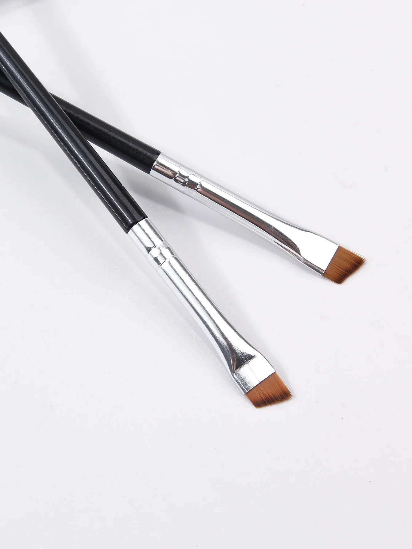 Wyjątkowo przydatny! 3 szt. pędzli do eyelinera z ukośnym ostrzem pod powieki do makijażu typu leżący jedwabnik, pędzel do brwi, pędzel do detali