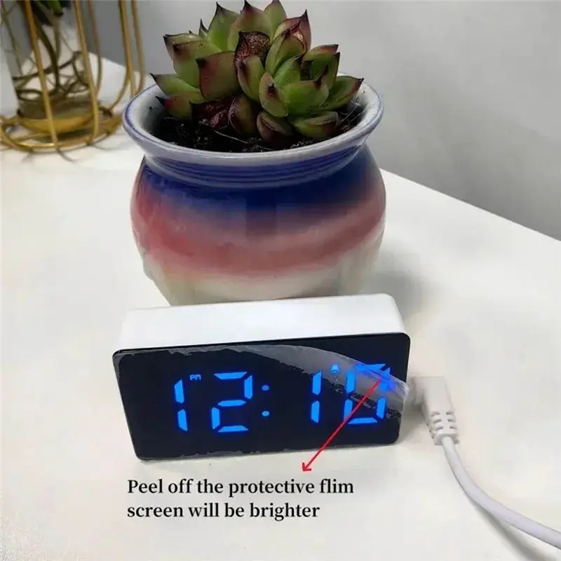 A27F-LED Digital Clock With TEMP Date 3 Alarms Power-Off Memory USB Powered Table Clock Always On 12/24H Night Mode Green
