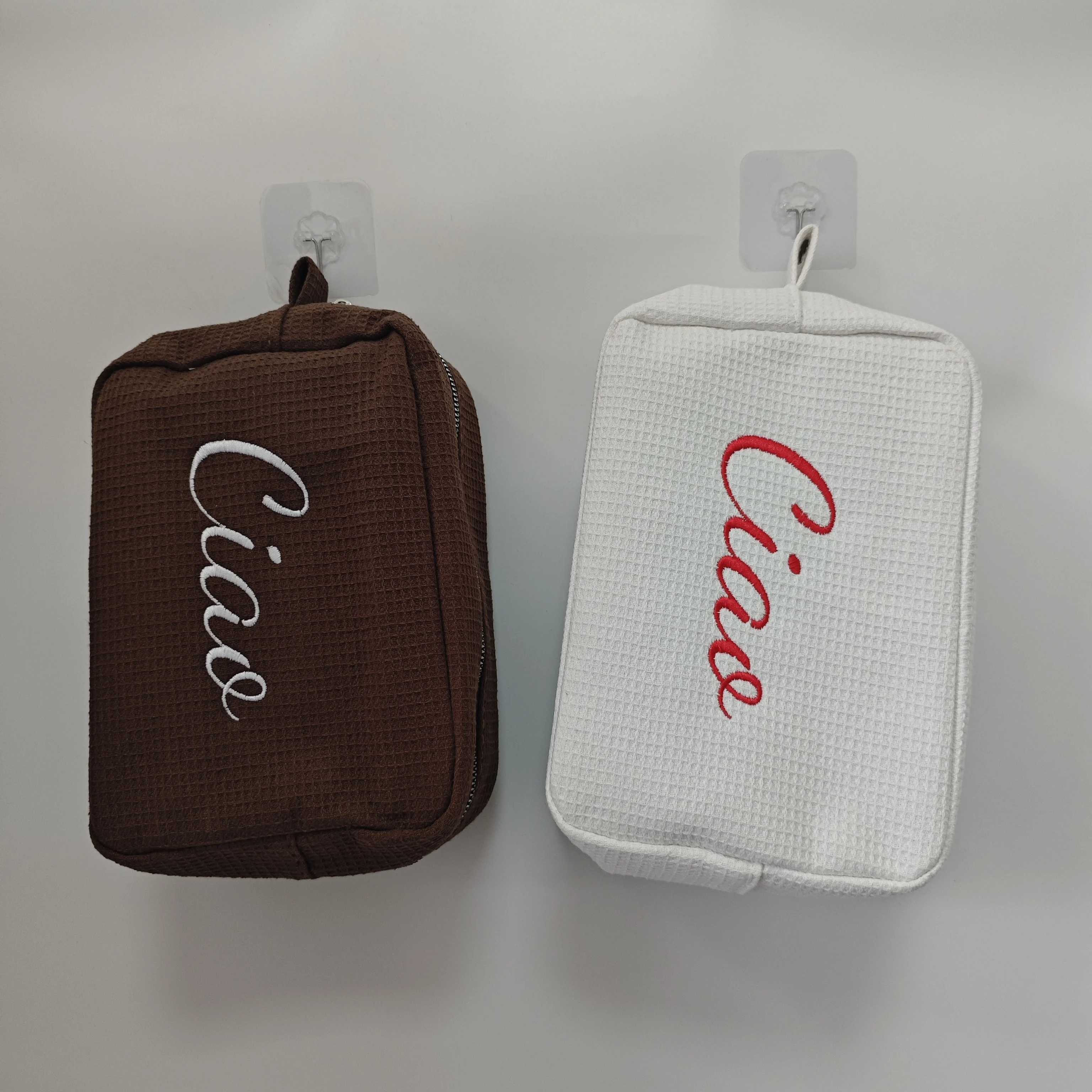 Custom Makeup Bag Storage Organizer 2025 New Fashion Embroidered Cosmetic Bag Large Travel Cosmetic Bag Waffle Unique Name Logo