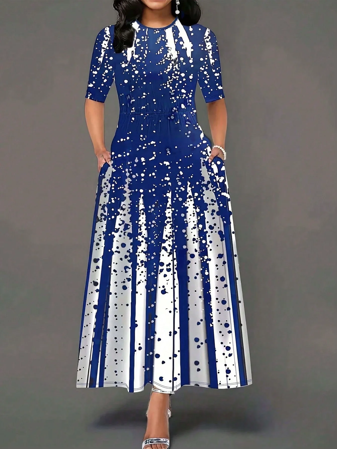 

Elegant Blue And White Abstract Print Maxi Dress With Pockets, Short Sleeve Round Neck Plus Size Casual Party Wear For Summer