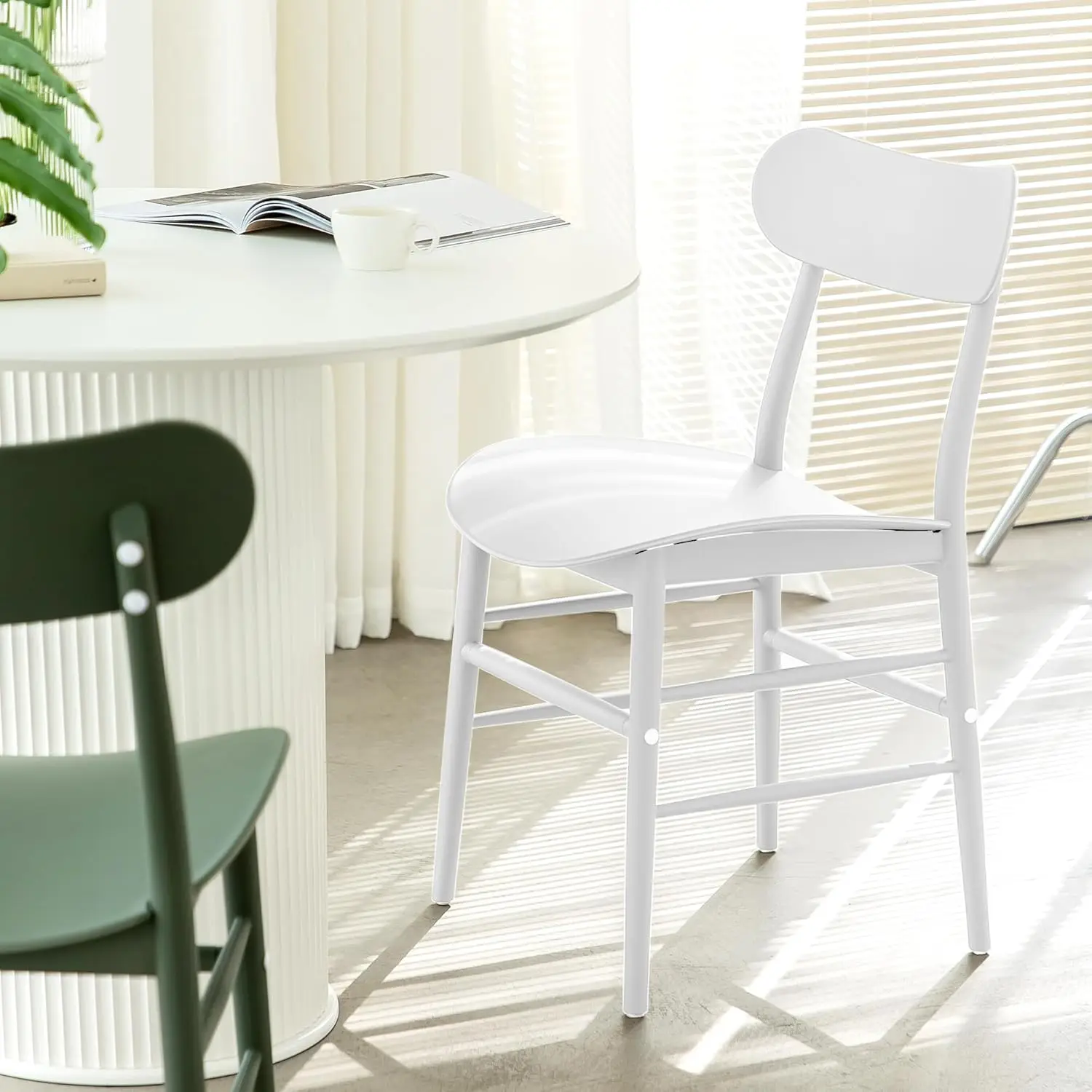 

Modern Plastic Dining Chair Set 4 Quick Assembly Indoor Outdoor Weatherproof Stackable White Customized