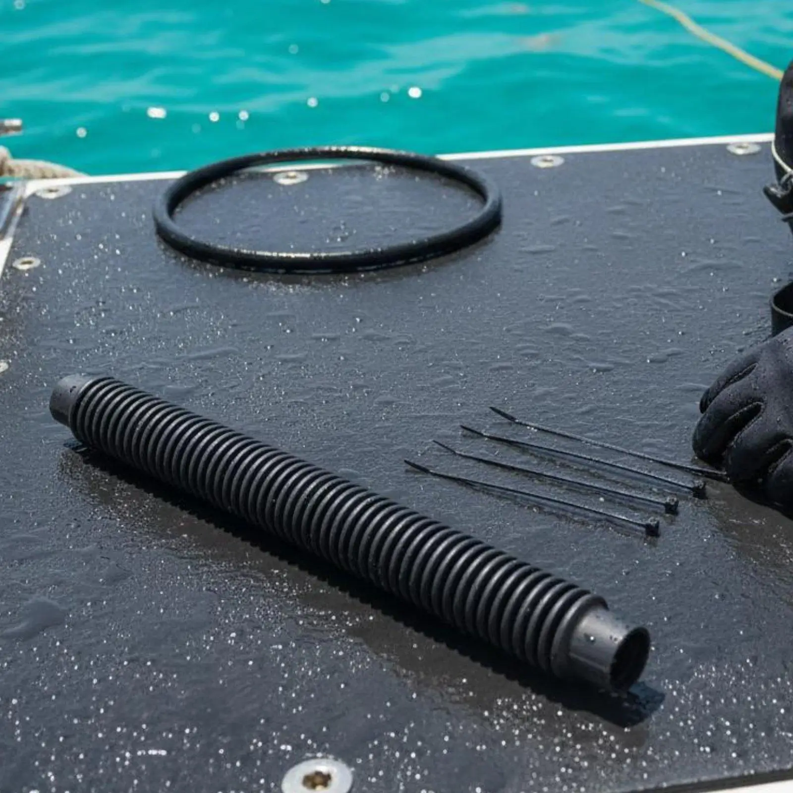 Versatile Diving Bcd Jacket Durable Nylon Hose Compatible Buoyancy Regulator Air Delivery System for Recreational Diving
