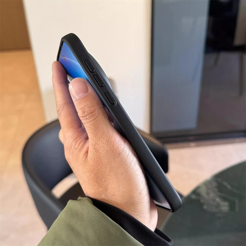Luxuriöse, matte, magnetische Silikon-Hartschale für Vivo X300 Pro, kabelloses Laden, stoßfeste Schale, Anti-Fingerabdruck-Abdeckung – Detail 3