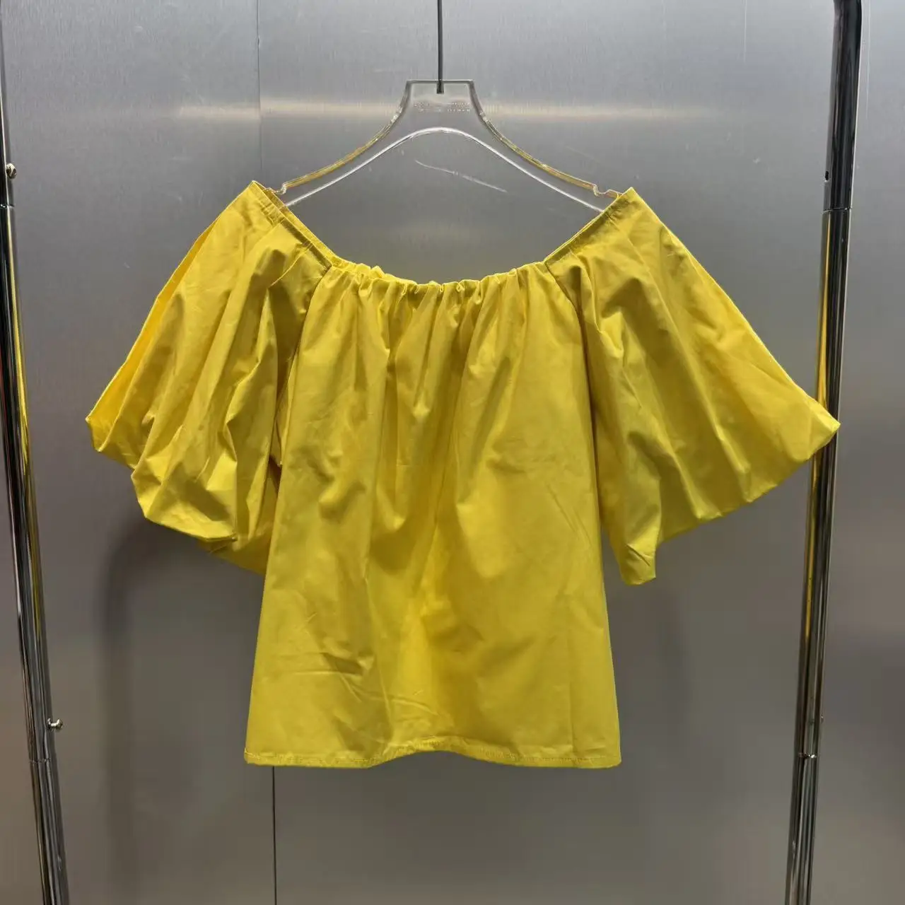 

Sweet Yellow Shoulder Bared Bubble Sleeve Shirt Summer 2026 New Design Casual Loose Fit Cotton Blend Women's Fashion