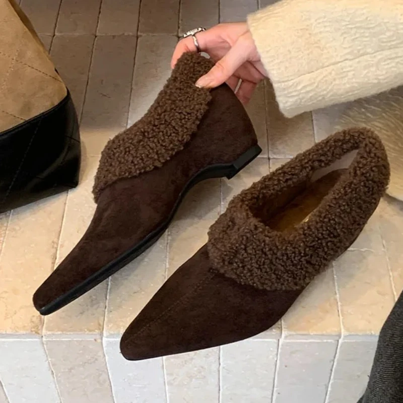 

Осень-зима, замшевые дизайнерские туфли-лодочки для женщин, сексуальные короткие плюшевые лоферы с острым носком, удобная легкая уличная повседневная обувь