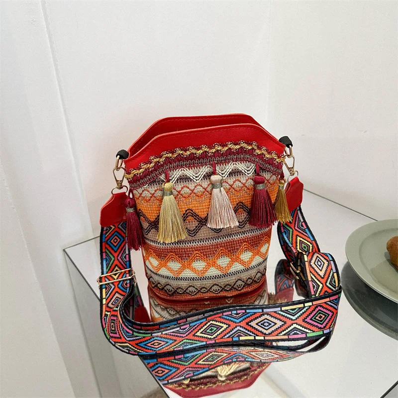 2023 Crossbody Bags for Women Bucket Fashion All-match Bohemian Style Embroidery Mixed Colors Tassel Purse and Handbags