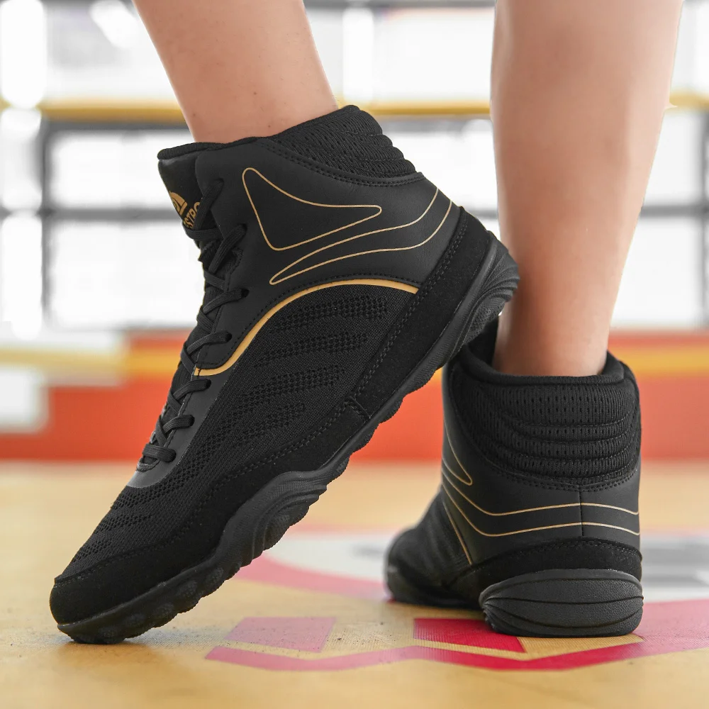 

New Wrestling Boots Professional Boxing Shoes Lace Up Wear Resistant Ankle Support Sneakers For Fighting Training Indoor Sports