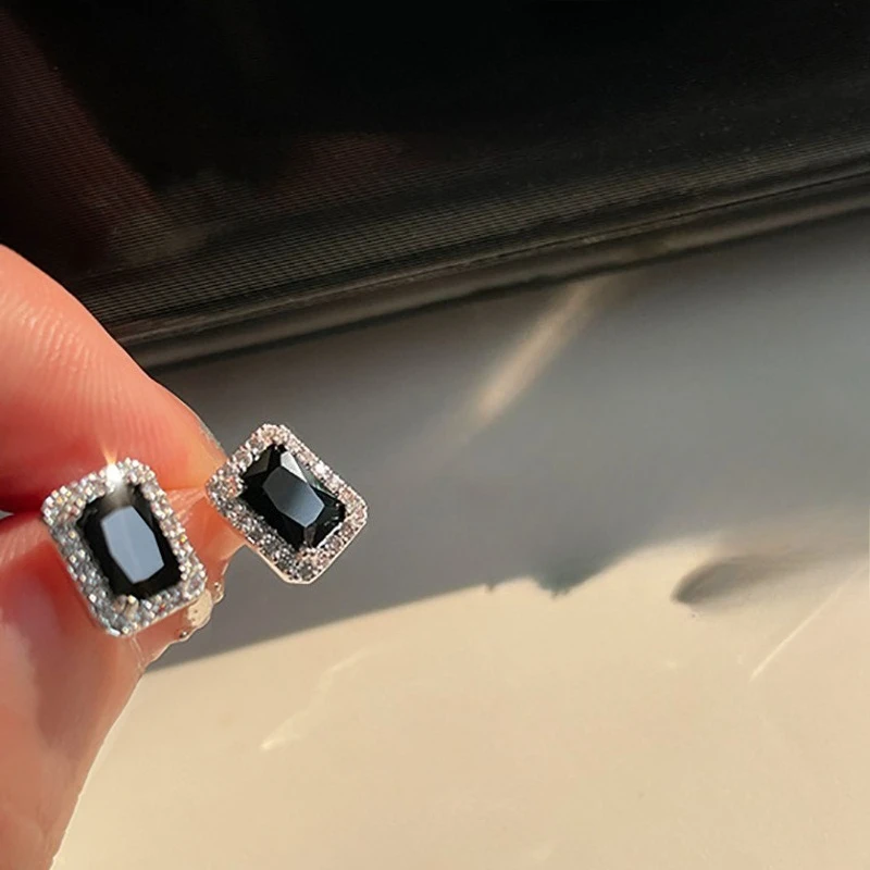 Retro Exquisite 925 Sterling Silver Inlaid Tiny Zircon Square Black Crystal Stud Earrings for Women Korean Winter Jewelry Gifts