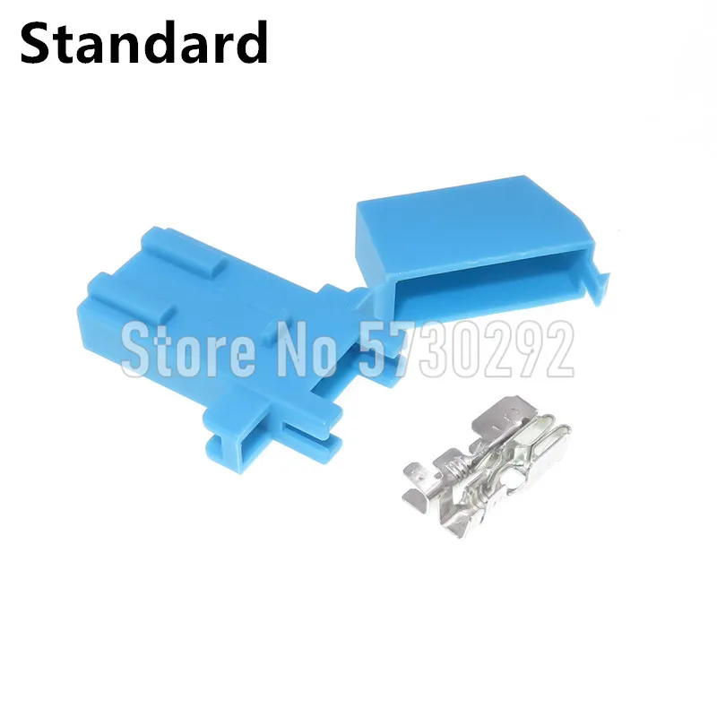 

Blue Middle Blade Fuse Holder With 2pins Terminal BX2017E Auto Insurance Connector Jacket Fuse Box