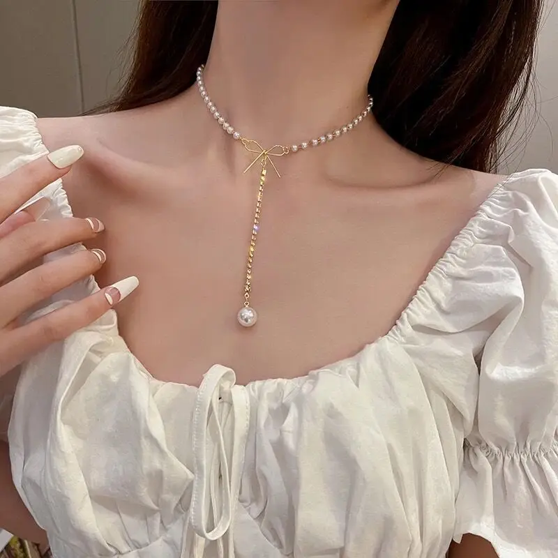 Pretty Pearl Bow Tie Necklace Rhinestone Tassel Pearl Pendant Necklace for Women Delicated Collarbone Chain Minimalist Choker