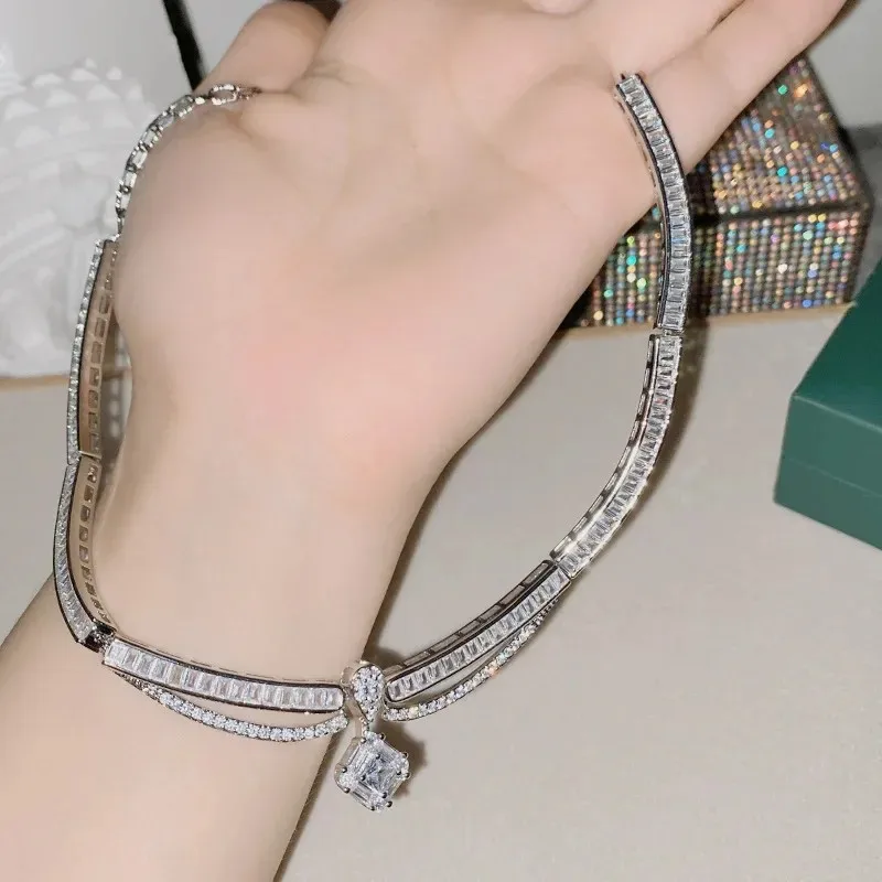 

MDL Moissanite Style Hong Kong Light Luxury T Square Diamond Necklace Sparkling Full Star High Carbon Diamond Necklace