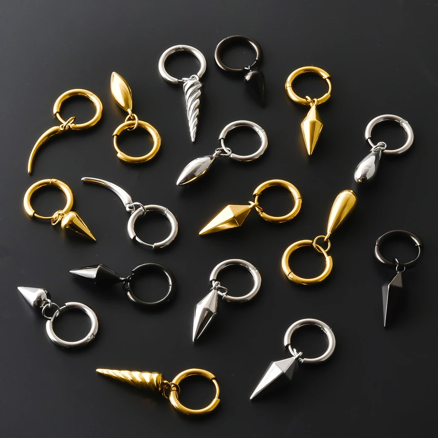 1 paire de boucles d'oreilles pendantes gothiques de styles différents, dorées/argentées/noires, avec rivets, pour femmes et hommes, boucles d'oreilles punk hip hop en métal, cadeau de fête.